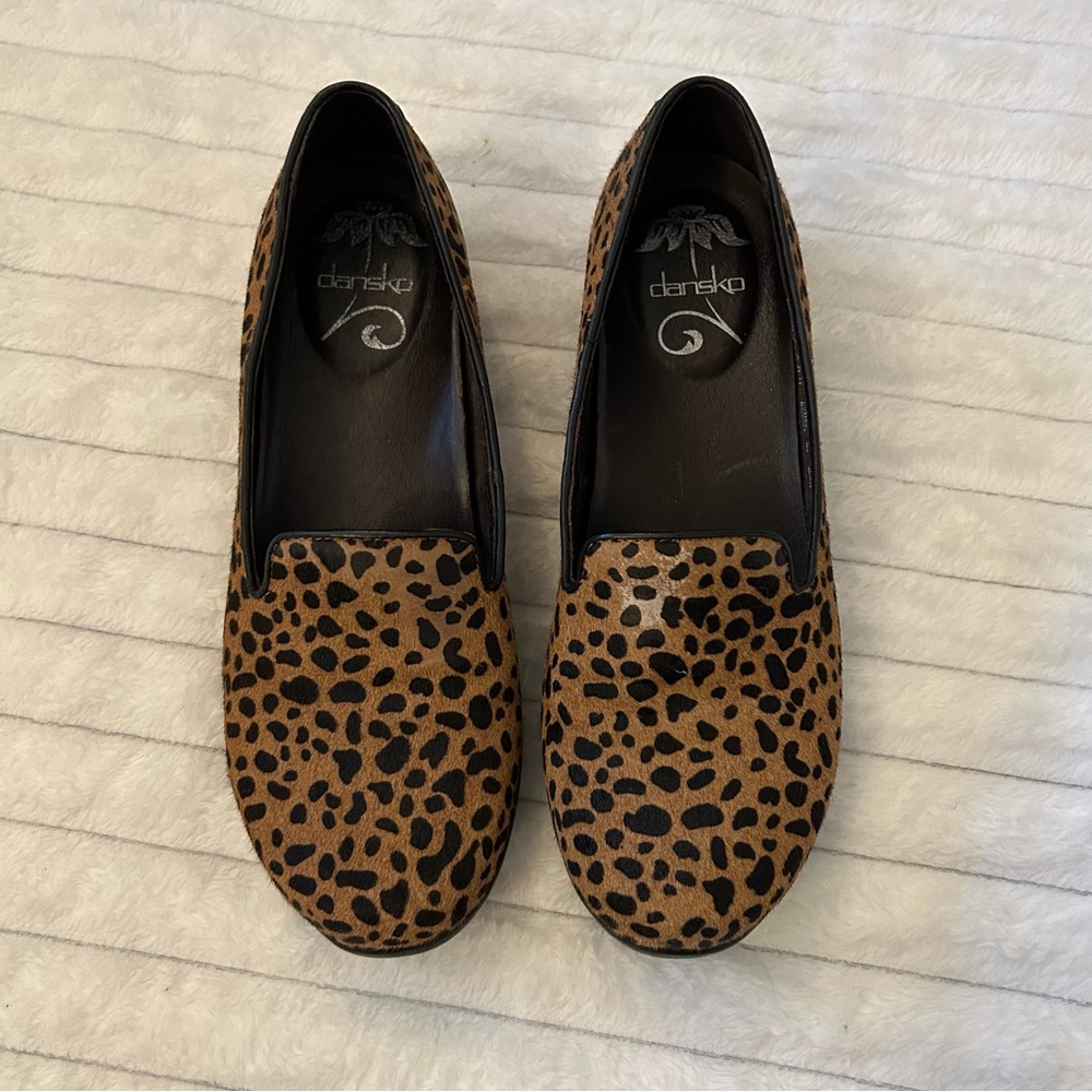 Dansko Olivia calf hair leopard loafer shoes women’s 38 (8 U.S.)